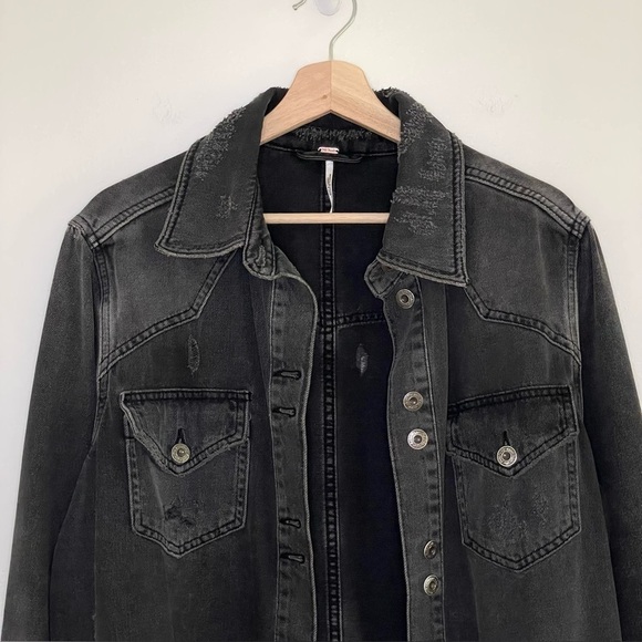 Free People Moonchild Distressed Denim Shirt Jacket Moon Dust Washed Black Small - Picture 7 of 16
